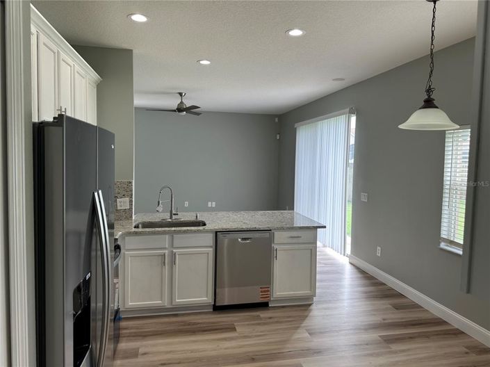 Image No.28-4 Bed Property for sale