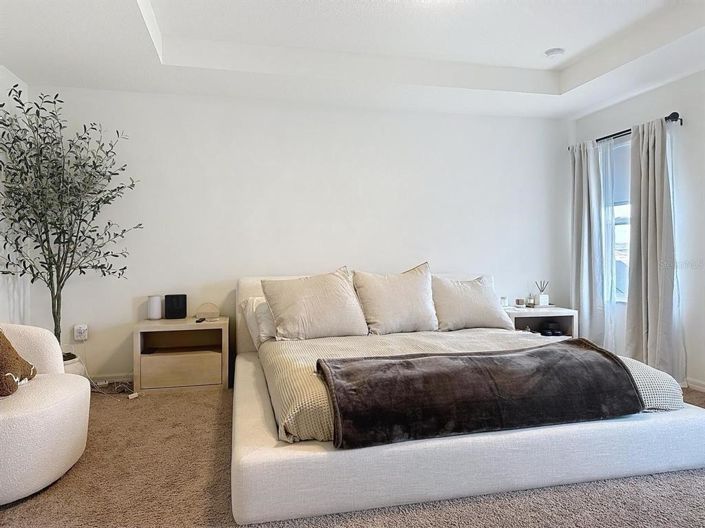 Image No.32-5 Bed Property for sale