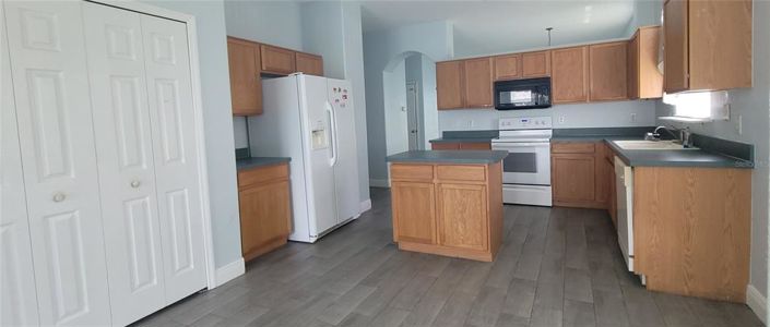 Image No.4-Propriété de 4 chambres à vendre à Kissimmee