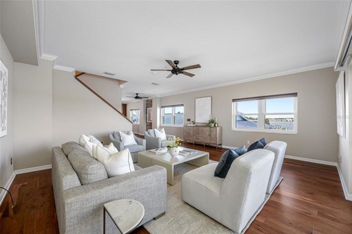 Image No.13-4 Bed Townhouse for sale