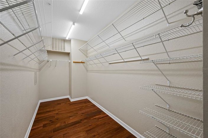 Image No.26-4 Bed Townhouse for sale