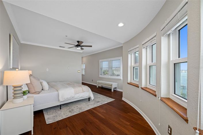 Image No.29-4 Bed Townhouse for sale