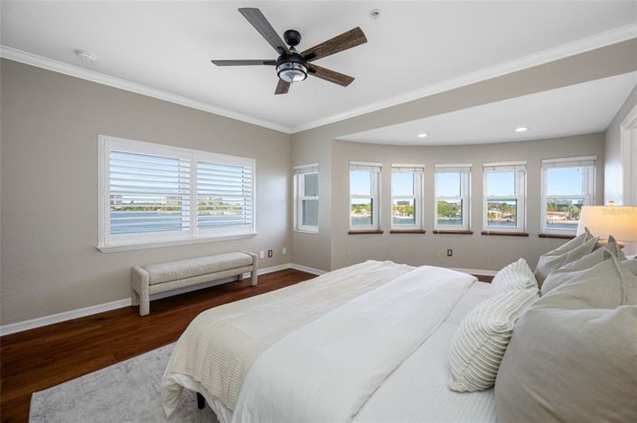 Image No.30-4 Bed Townhouse for sale