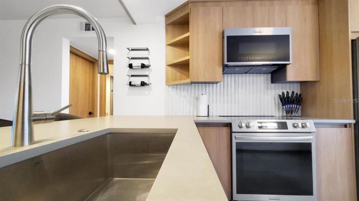 Image No.10-2 Bed Property for sale