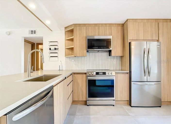 Image No.12-2 Bed Property for sale