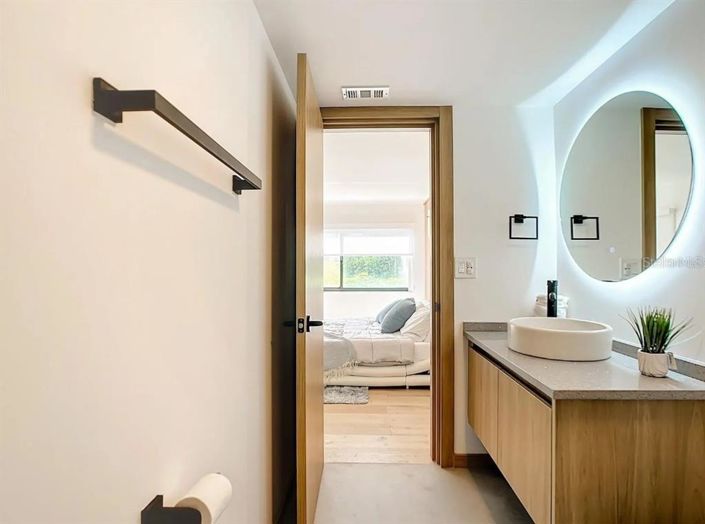 Image No.17-2 Bed Property for sale