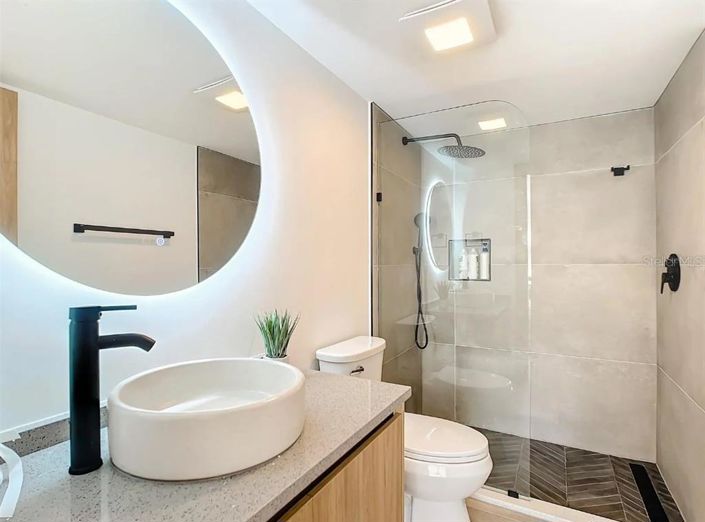 Image No.18-2 Bed Property for sale