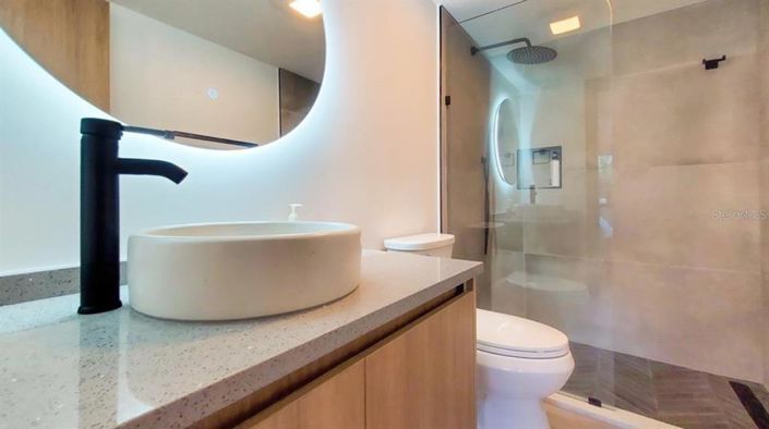 Image No.20-2 Bed Property for sale