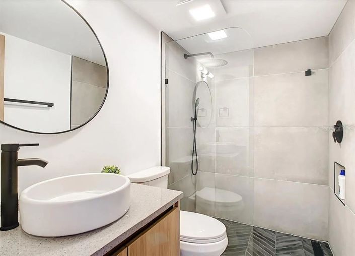 Image No.24-2 Bed Property for sale