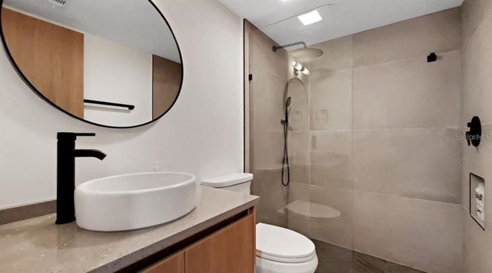 Image No.25-2 Bed Property for sale