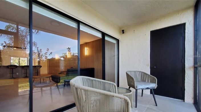 Image No.28-2 Bed Property for sale