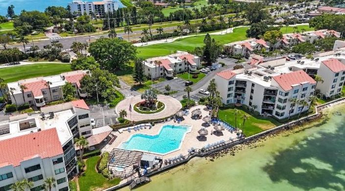 Image No.33-2 Bed Property for sale