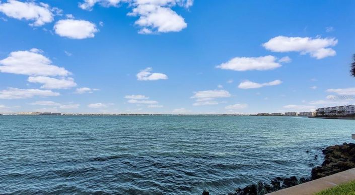 Image No.43-2 Bed Property for sale