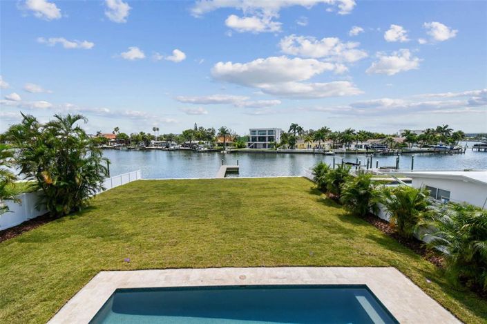 Image No.15-4 Bed Property for sale