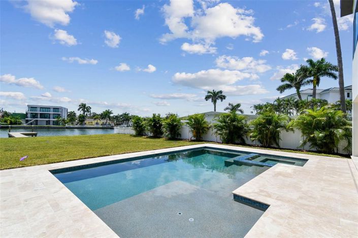 Image No.16-4 Bed Property for sale