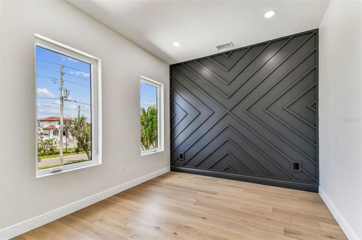 Image No.21-4 Bed Property for sale