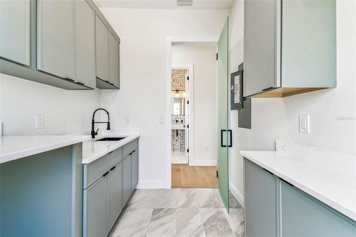 Image No.25-4 Bed Property for sale