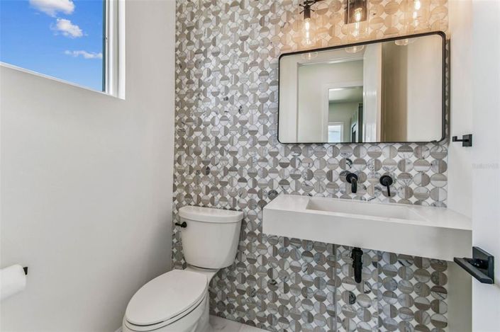 Image No.26-4 Bed Property for sale