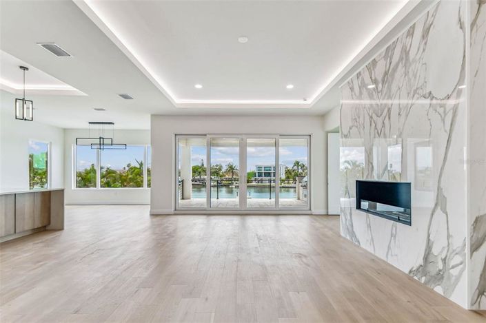 Image No.28-4 Bed Property for sale