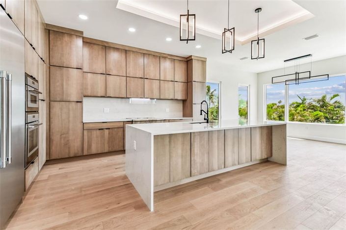 Image No.32-4 Bed Property for sale