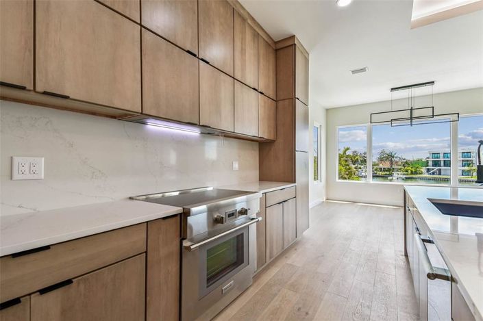 Image No.37-4 Bed Property for sale