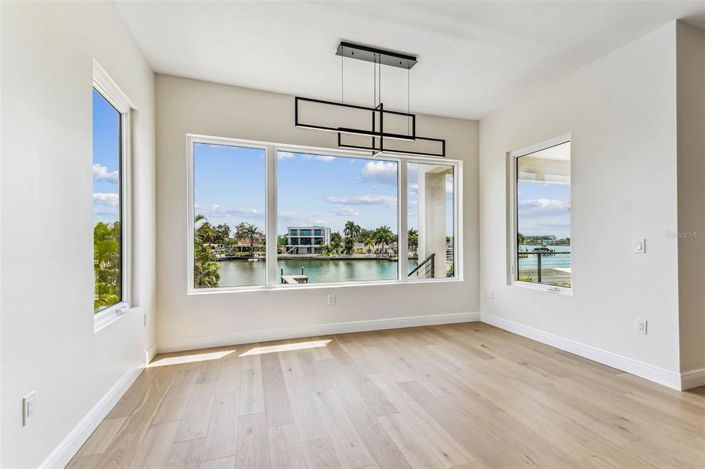 Image No.41-4 Bed Property for sale