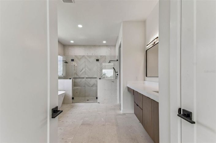 Image No.51-4 Bed Property for sale