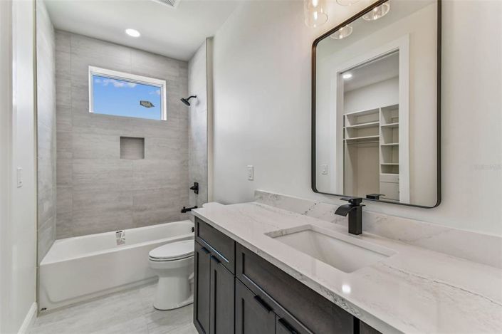 Image No.69-4 Bed Property for sale