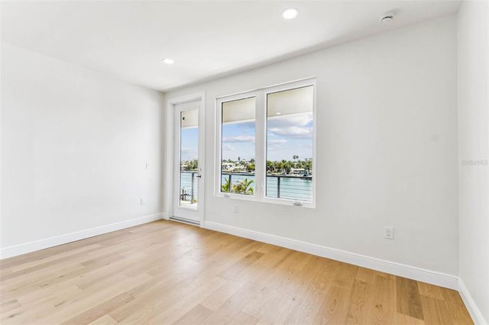 Image No.71-4 Bed Property for sale