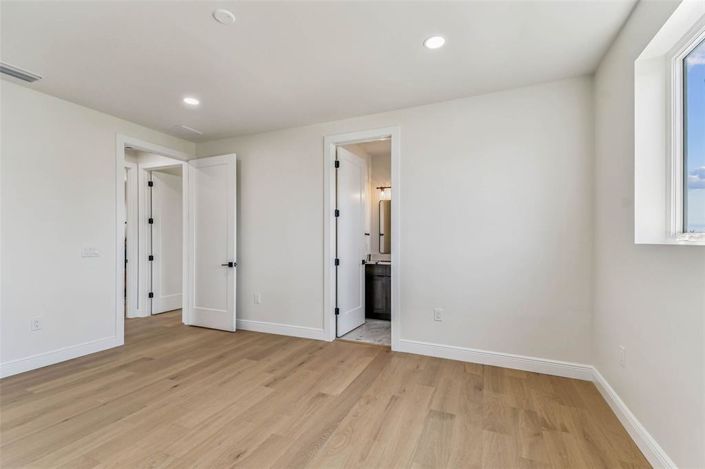 Image No.74-4 Bed Property for sale