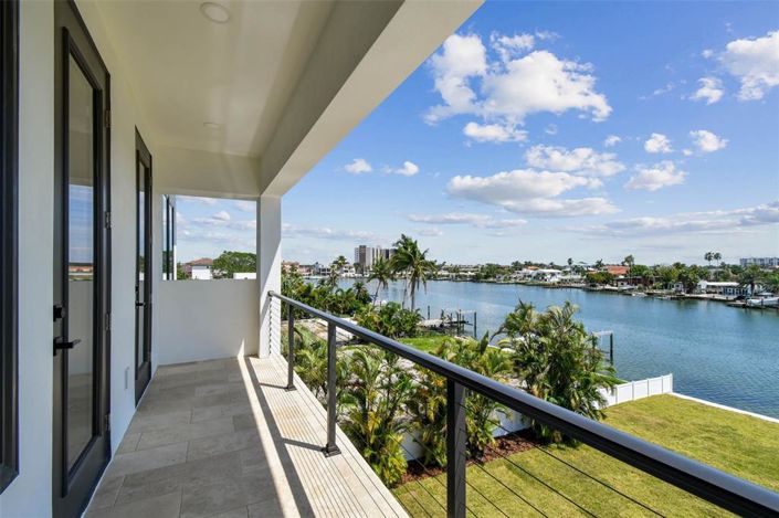 Image No.78-4 Bed Property for sale