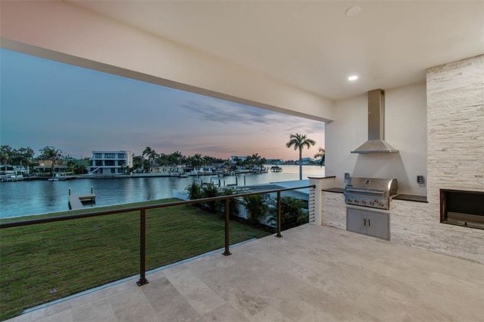 Image No.89-4 Bed Property for sale