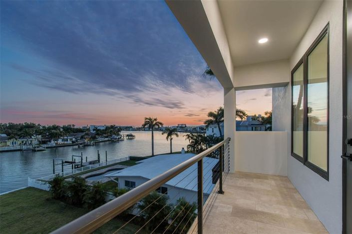 Image No.91-4 Bed Property for sale