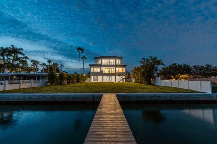 Image No.92-4 Bed Property for sale