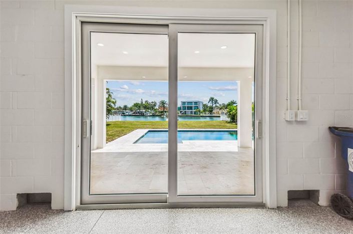 Image No.98-4 Bed Property for sale