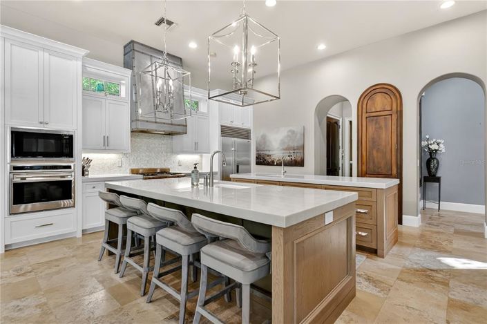 Image No.12-3 Bed Property for sale