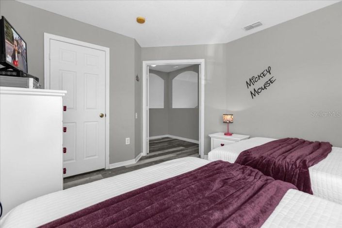 Image No.20-5 Bed Property for sale