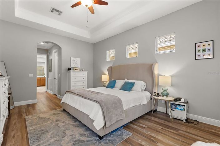 Image No.20-4 Bed Property for sale