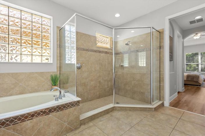 Image No.21-4 Bed Property for sale