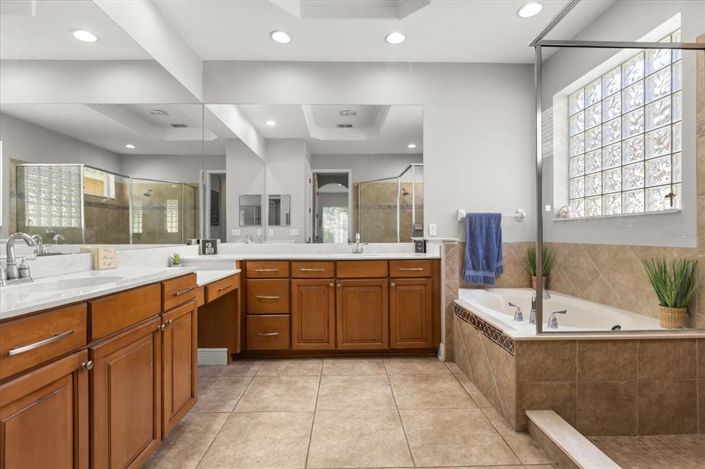 Image No.22-4 Bed Property for sale