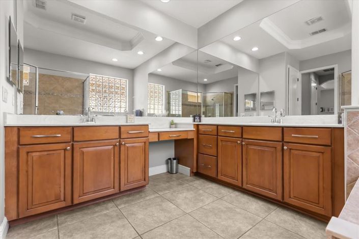 Image No.23-4 Bed Property for sale