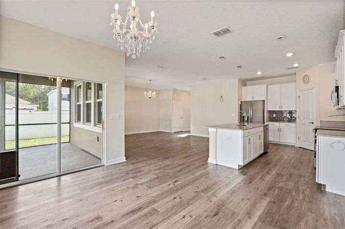 Image No.12-4 Bed Property for sale