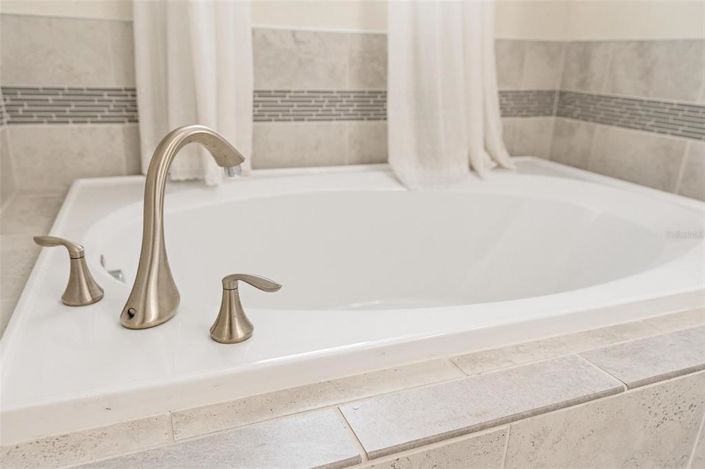 Image No.26-4 Bed Property for sale