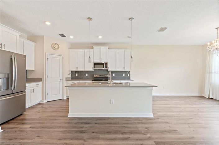 Image No.7-4 Bed Property for sale