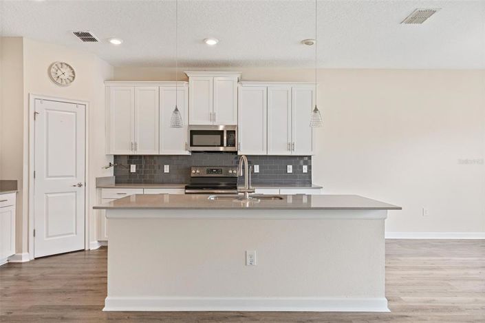 Image No.8-4 Bed Property for sale