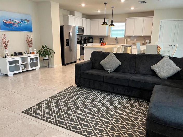 Image No.2-4 Bed Property for sale