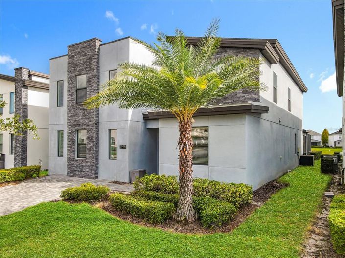 Image No.1-8 Bed Property for sale