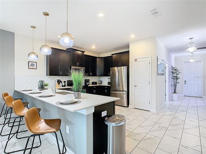 Image No.11-8 Bed Property for sale