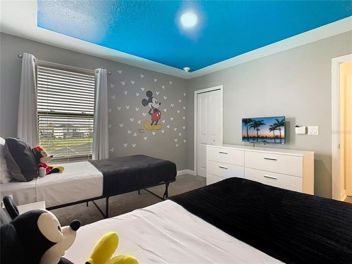 Image No.28-8 Bed Property for sale