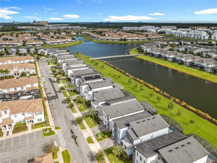 Image No.3-8 Bed Property for sale